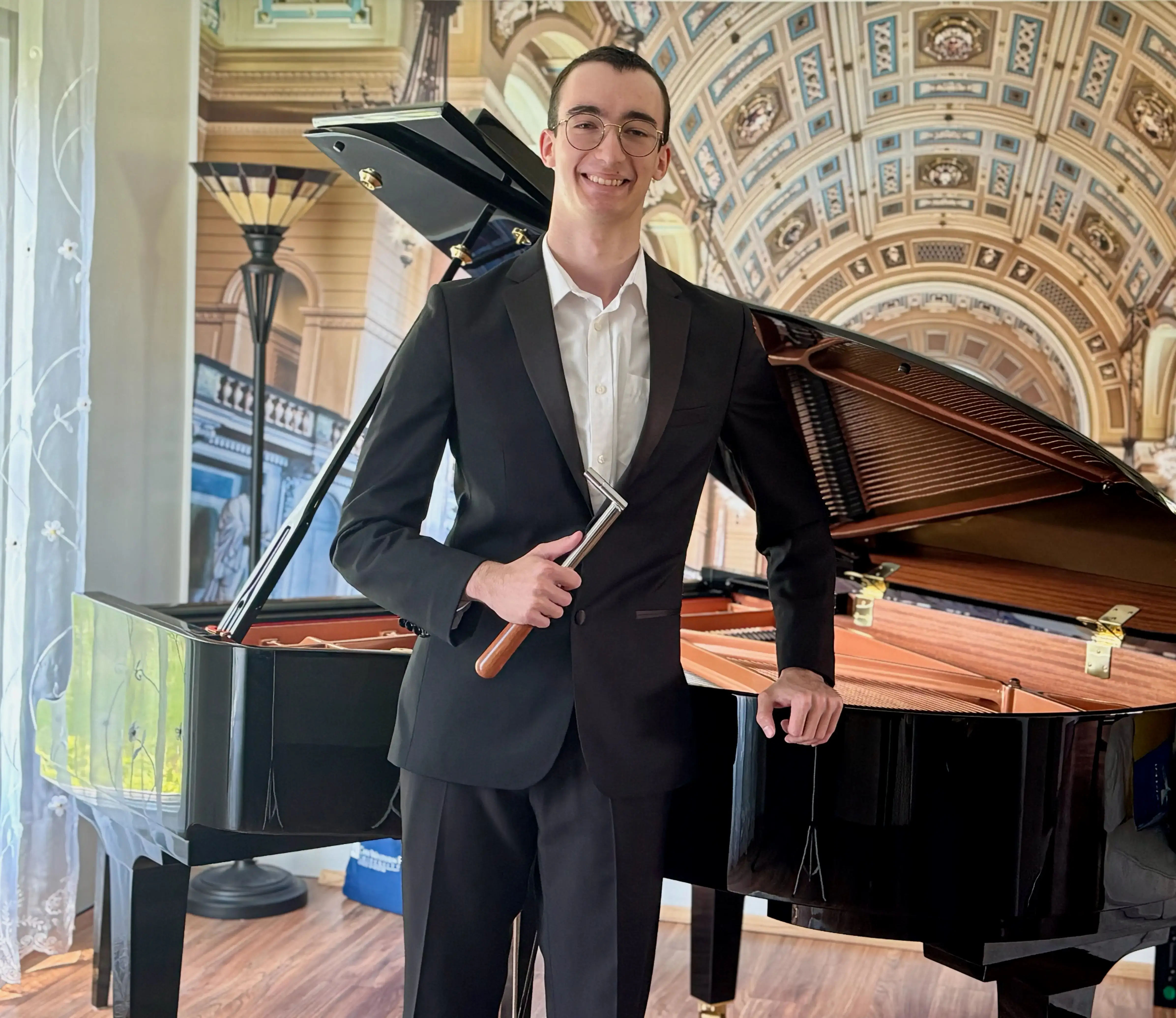 Chris Fler with a Grand Piano